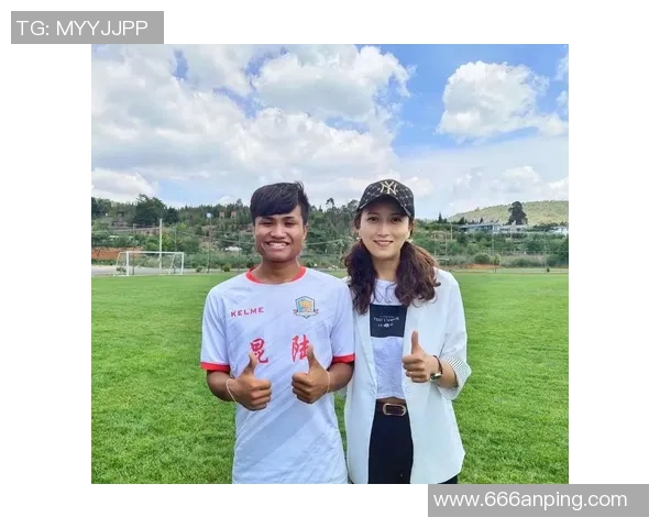 在河中踢足球的乐趣与挑战探讨与体验分享